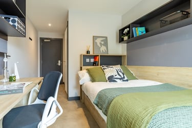 Classic En Suite at Biscuit Factory, 140 Little Donegall Street, City Centre, Belfast, BT12FL - Image 1